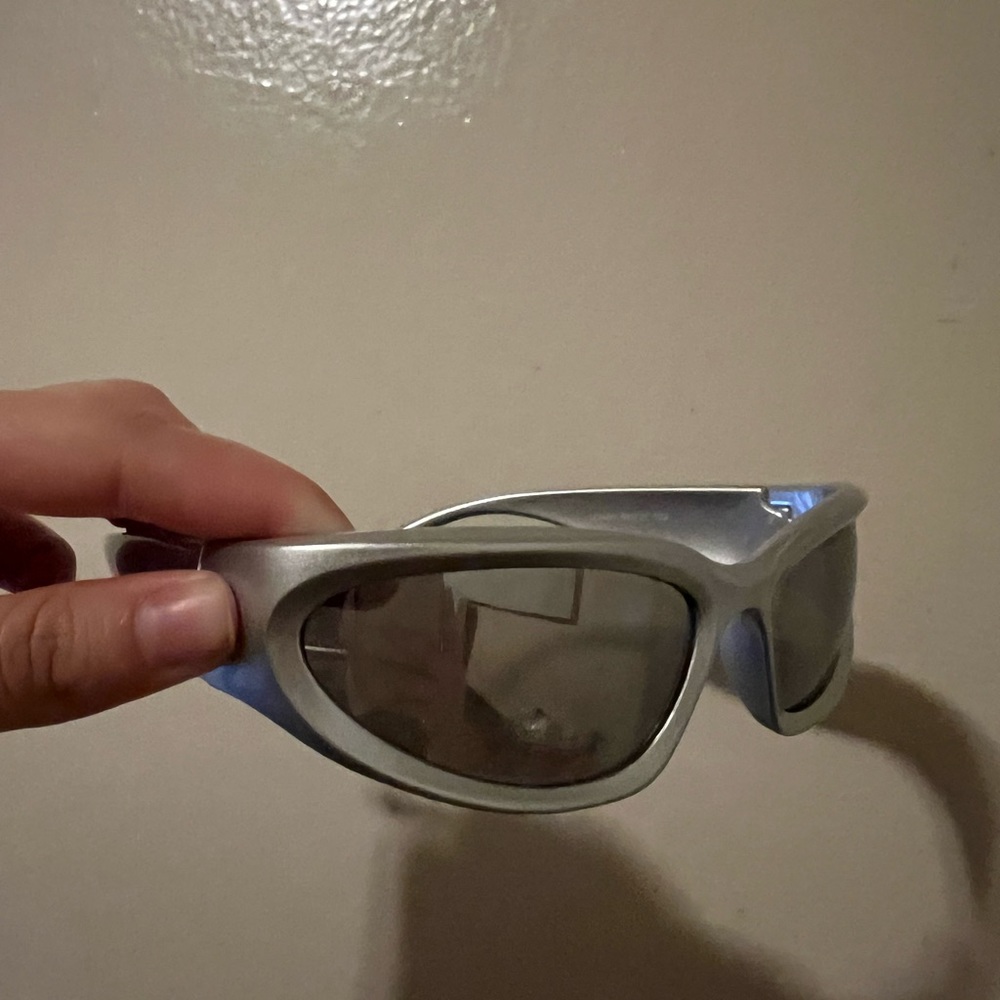y2k gray sunglasses